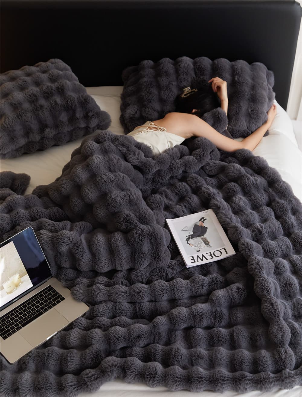 VelvetDream Plush Nap Blanket